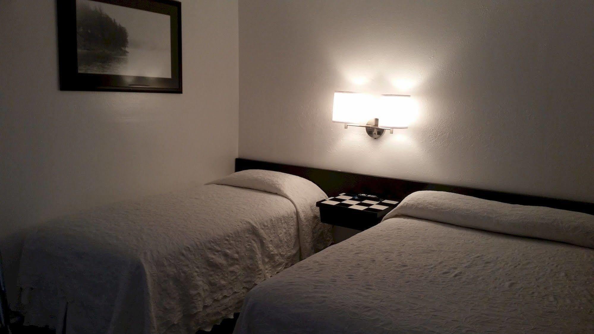 Rocket Motel Кастер Экстерьер фото