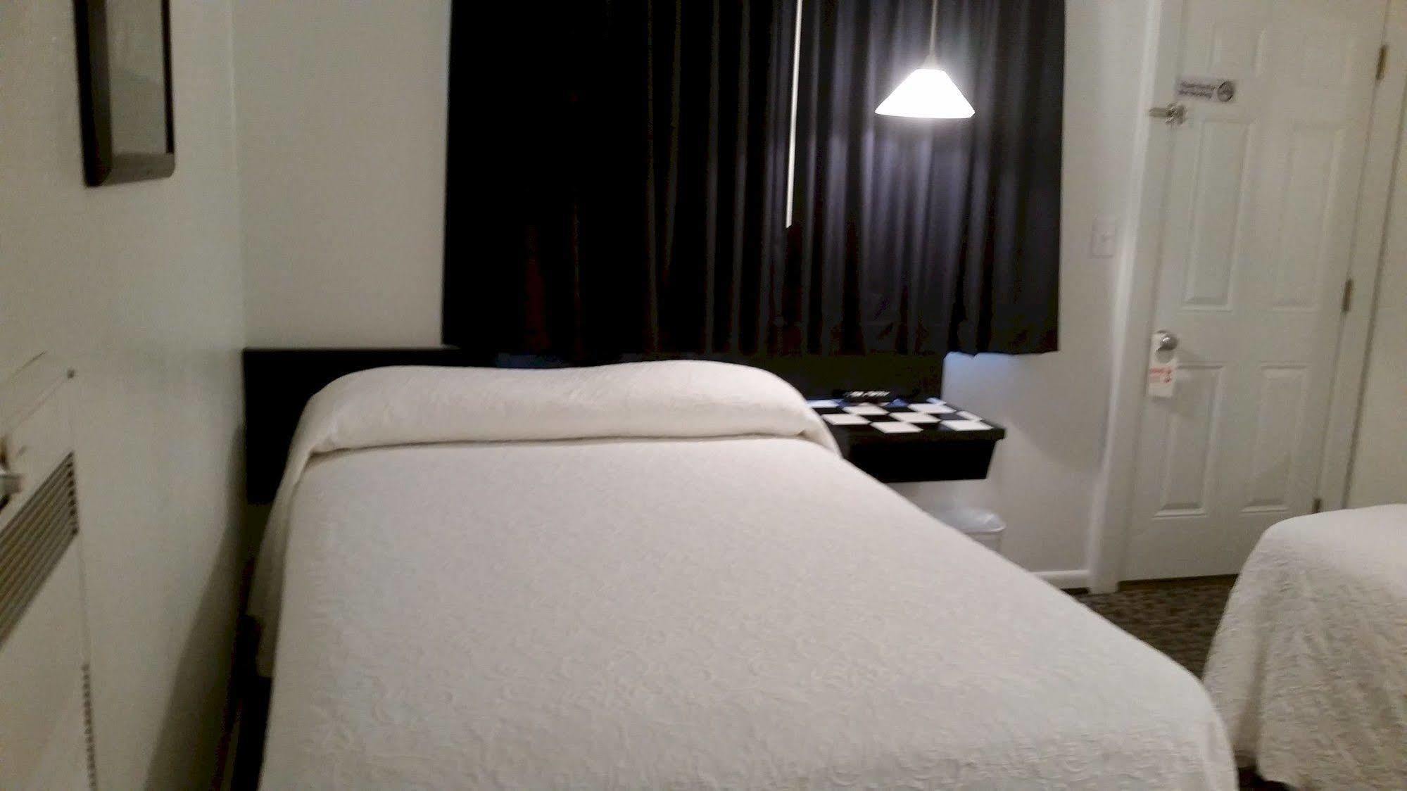Rocket Motel Кастер Экстерьер фото